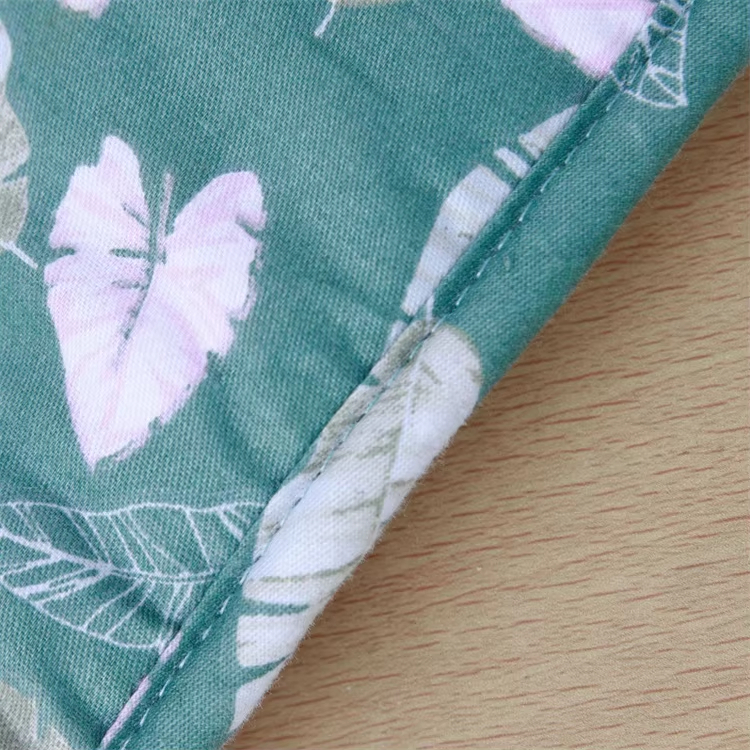 绿底羽毛 (2).jpg